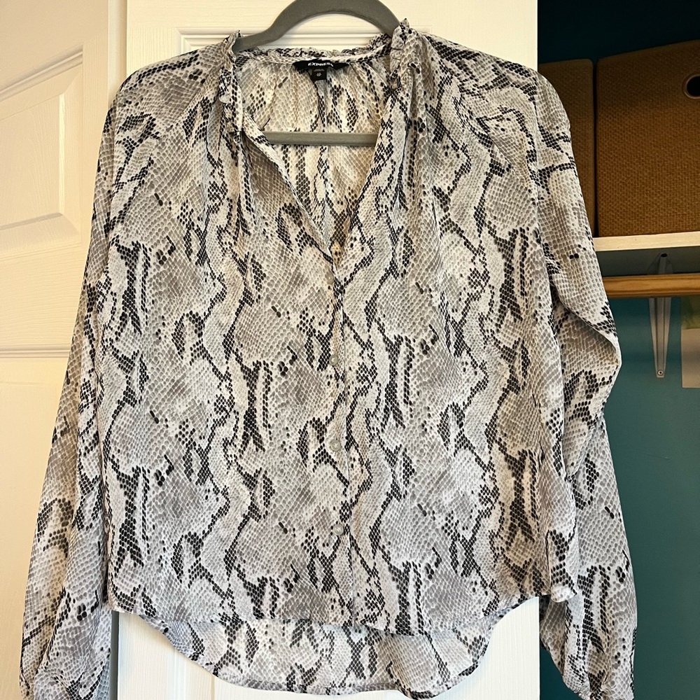 Express Black and Gray Patterned Blouse
